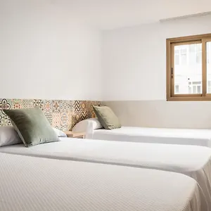 hostal-baler.topbarcelonahotels.com/